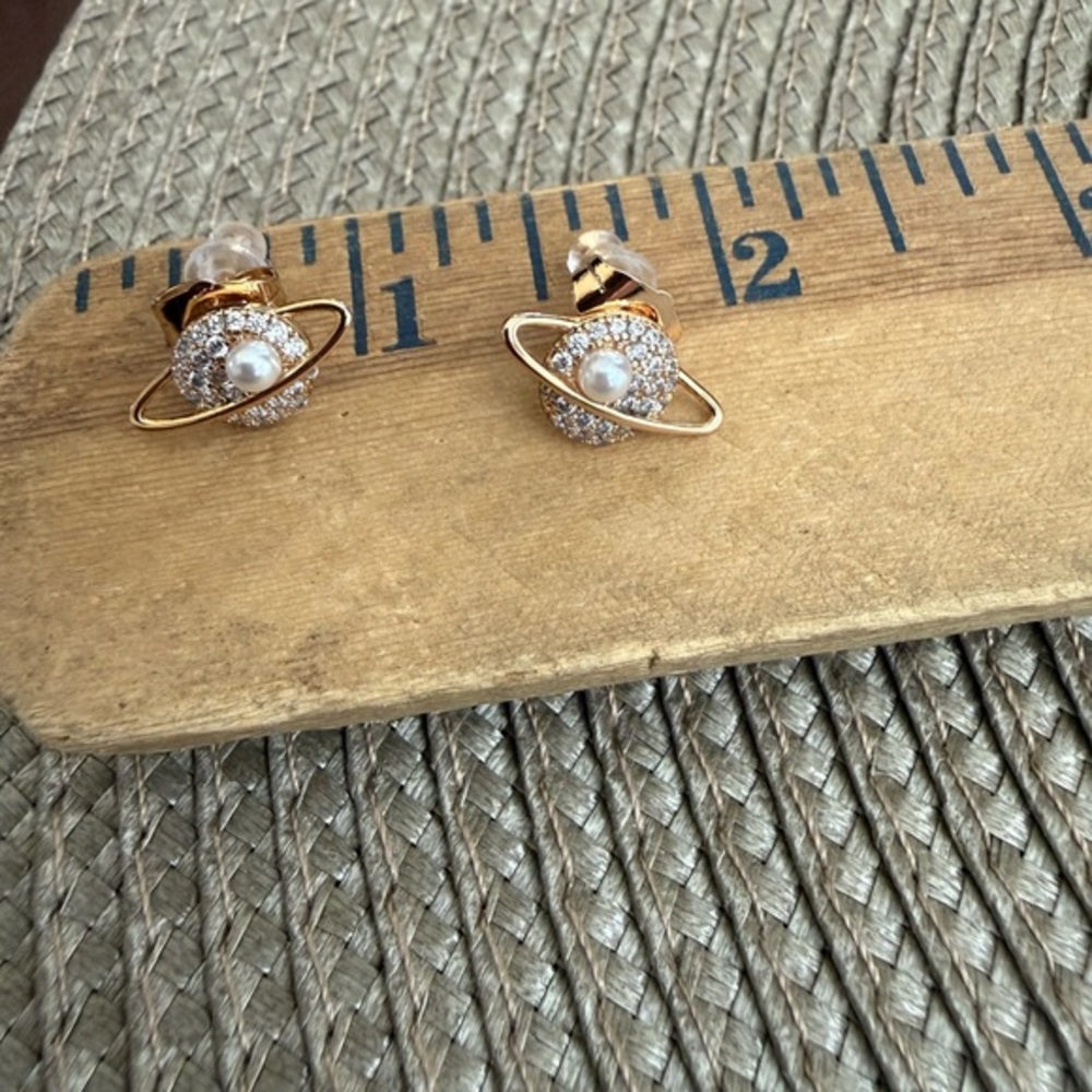 NWT XP Planet Stud Earrings